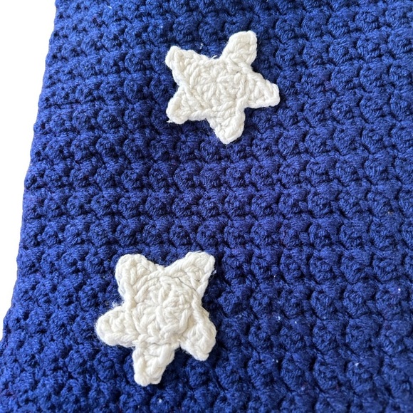 Hand Crafted Patriotic Knit Throw Pillow Cover 18 x 18 Crochet Blue White Stars - Picture 12 of 13